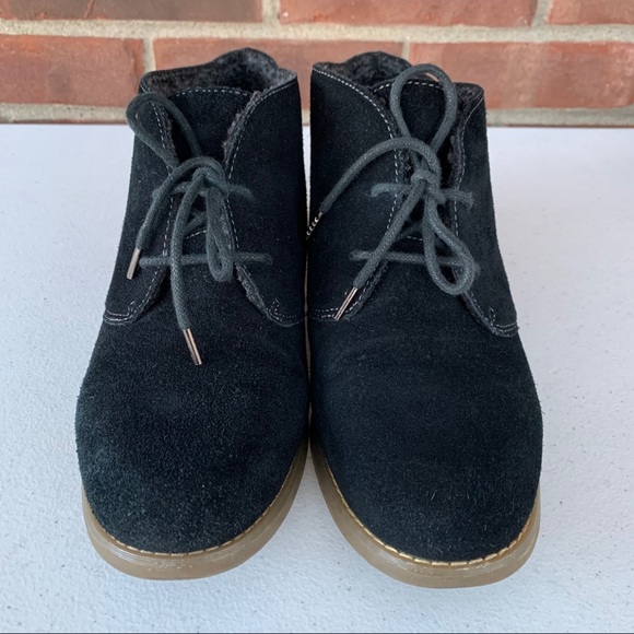 Eddie Bauer Valerie black suede lace up ankle boot - Picture 4 of 9